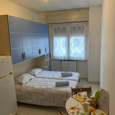 Grazioso Monolocale Zona Porta Romana Appartement Milaan